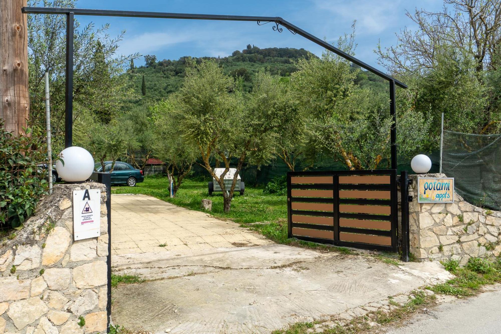 Potami Appts Apartment Áno Yerakaríon Bagian luar foto